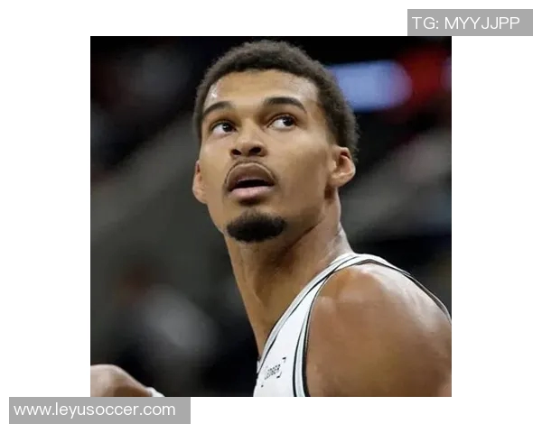 文班亚马:个人荣誉无所谓DPOY代表我为球队贡献力量